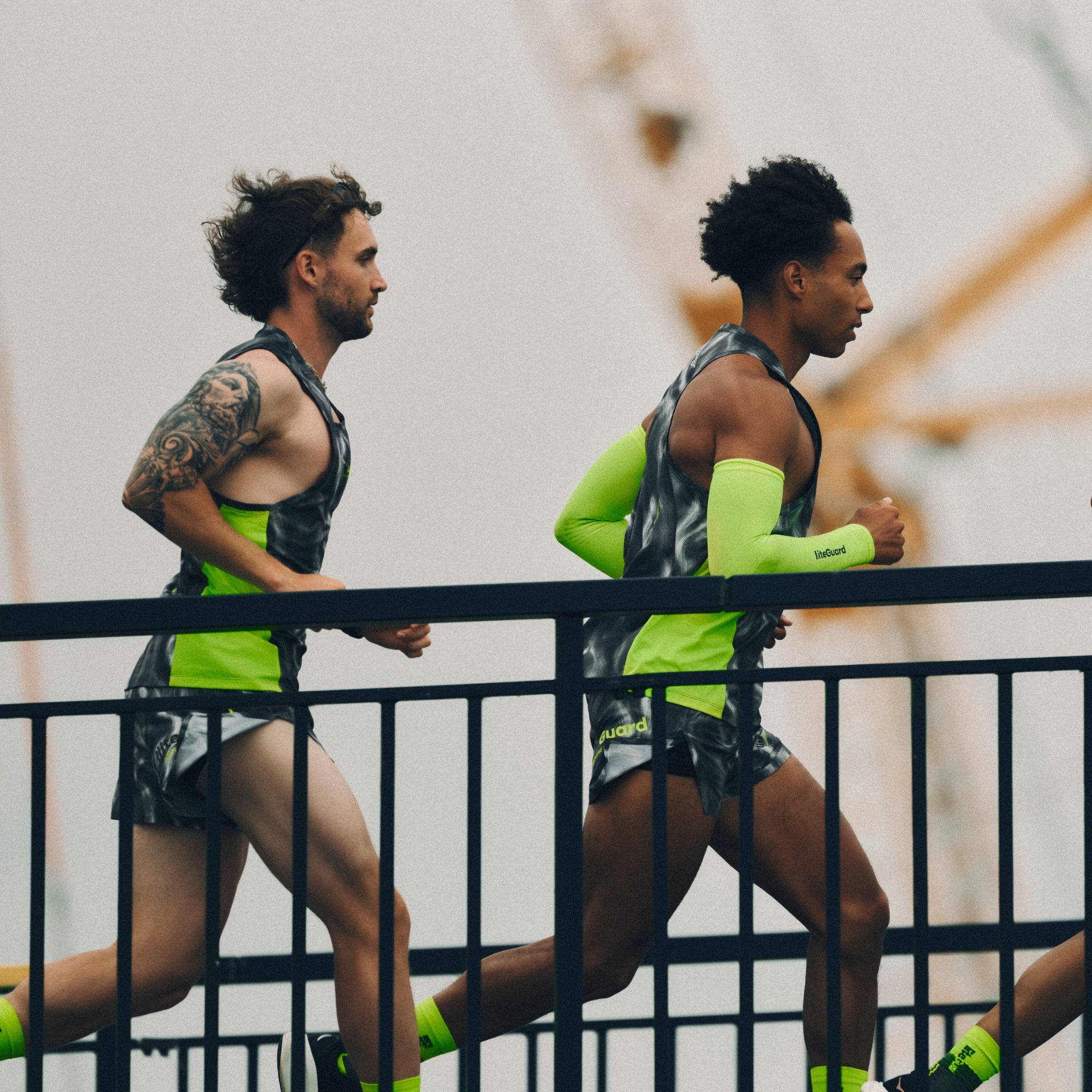liiteGuard RACE GROUND-TECH SINGLET (MEN) Singlet Grey AOP w. Neon Yellow